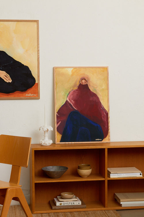 Sit like Mona